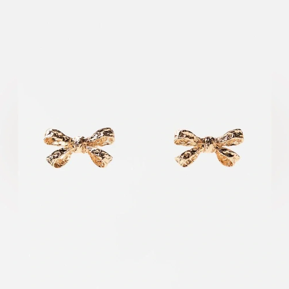 NWT. Zara Golden Bow-Shaped Metal Earrings with Texture Detail.